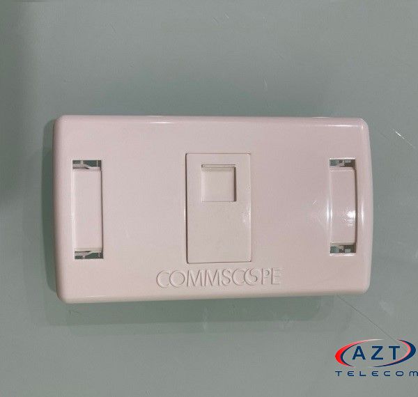 Mặt wallplate hình chữ nhật 1 cổng, màu trắng Commscope mã 2-1427030-1