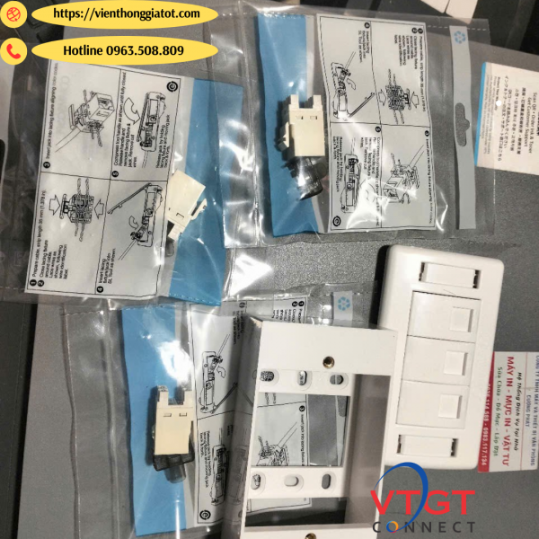Bộ ổ cắm mạng 3 ổ Cat6 RJ45 commscope ( 01 mặt ba, 03 nhân CAT6, 01 đế)